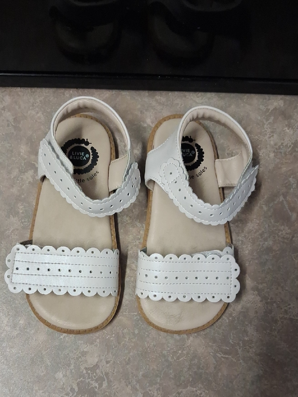 Livie & Luca White Scalloped Strap Toddler Sandals Size 13 Toddler girl